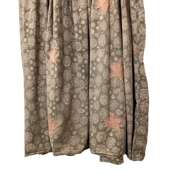 MAGNOLIA PEARL O/S Star Child Gloria Dress Distressed Appliqué Lagenlook Dresses